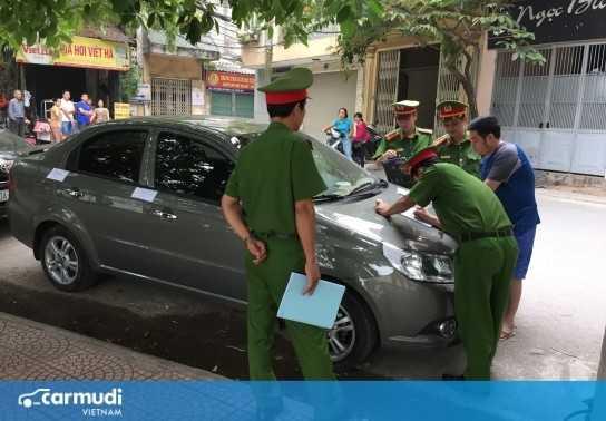 Vẫn bị xử phạt vì lỗi dừng đỗ xe dù đã bật đèn cảnh báo?