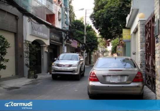 Những tuyệt chiêu giúp lái xe trong ngõ hẹp dễ dàng