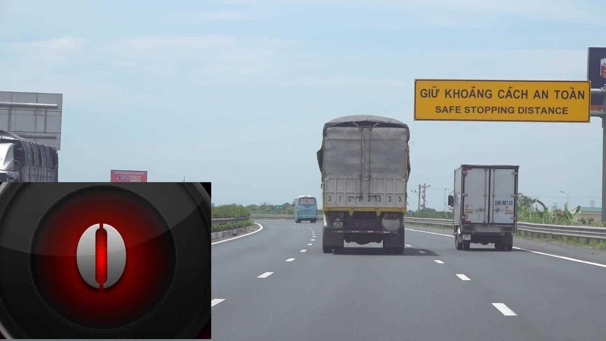 Giữ khoảng cách với xe phía trước