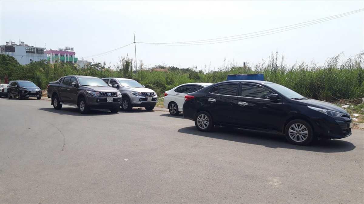 đỗ xe dưới trời nắng