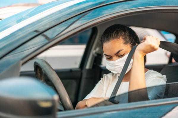 Cách phòng tránh lây nhiễm Covid-19 khi di chuyển bằng ô tô