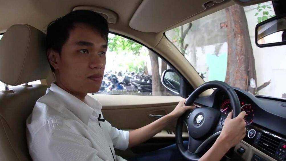 quan sát gương chiếu hậu