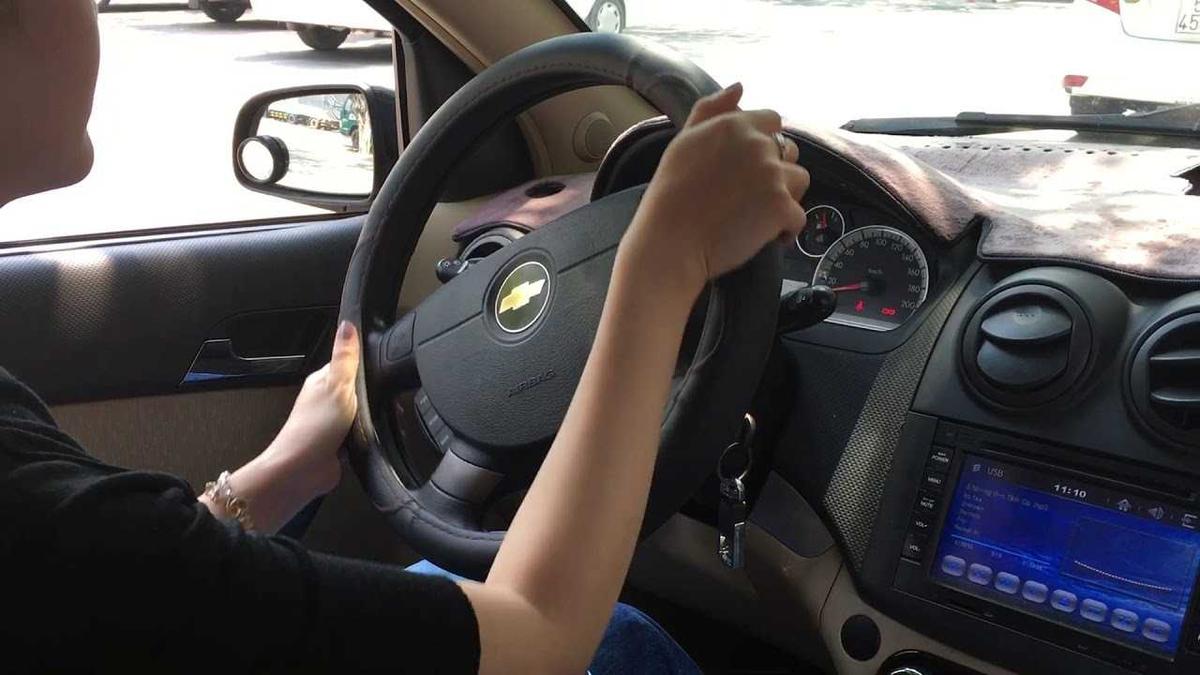 không quay bánh xe