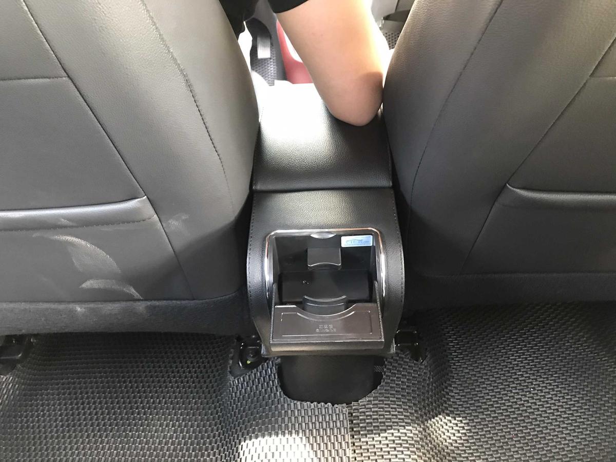 túi đồ của ghế trước