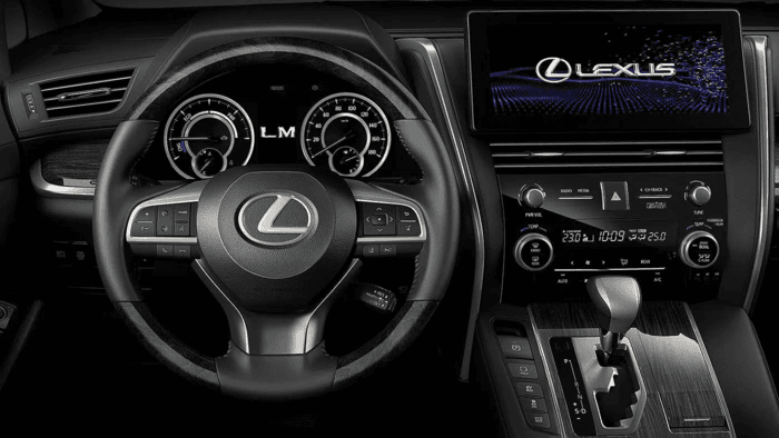 Lexus LM350