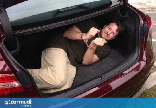 6 tình huống nguy hiểm hay gặp khi lái xe và cách xử lý