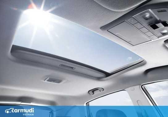 Cách phân biệt hai loại cửa sổ trời thông dụng nhất hiện nay: Sunroof và Moonroof
