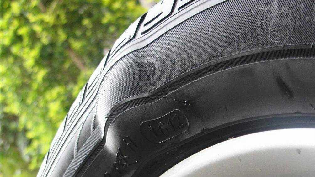 Lốp xe bị phù