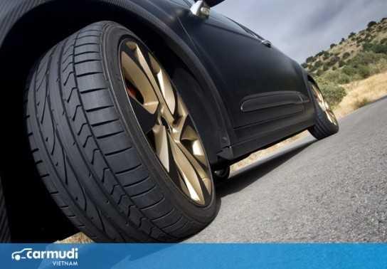 Làm thế nào để xác định giới hạn tốc độ của lốp xe ô tô?