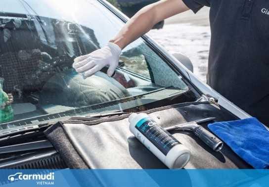 3 mẹo nhỏ làm sạch kính ô tô