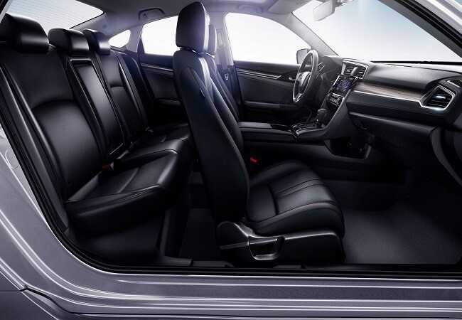 Nội thất sử dụng tông màu tối chủ đạo