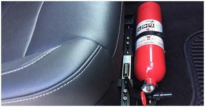 Những vật dụng dễ phát nổ khi ô tô đỗ ngoài trời nắng