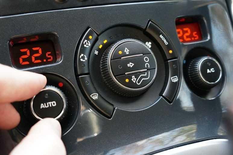 Bật điều hoà lạnh