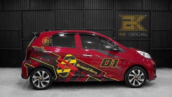 Chủ xe có được dán decal lên xe không?