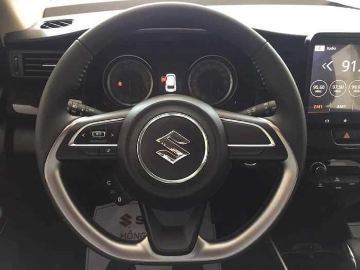 táp lô xe Suzuki XL7 2022