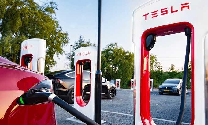 Xe điện không cùng hãng vẫn sử dụng được trạm sạc của Tesla