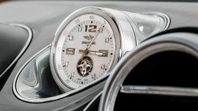 Đồng hồ Breitling trên Bentley