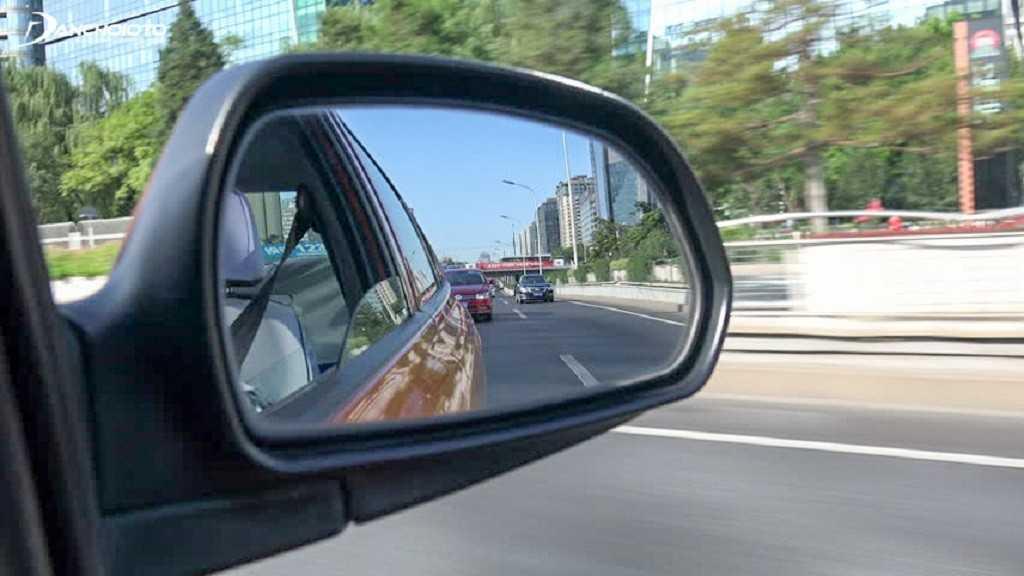 Kỹ năng cần biết khi chạy vào điểm mù