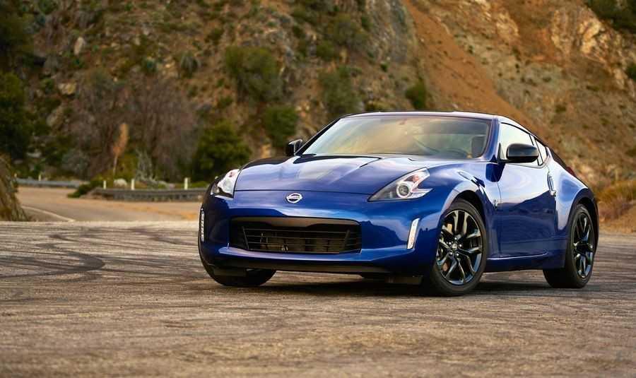 Xe mui trần Nissan 370Z