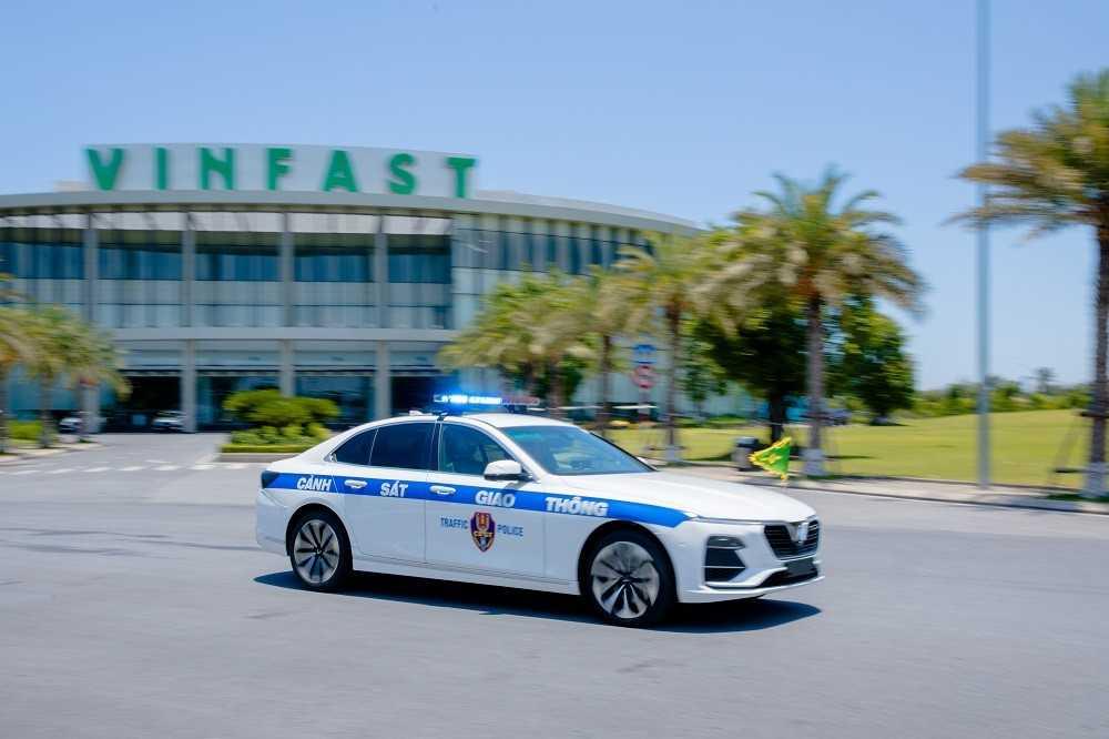 Cục CSGT Hải Phòng nghiệm thu xe TTKS giao thông và dẫn đoàn của VinFast