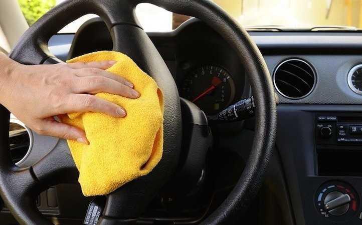 Vệ sinh nội thất xe