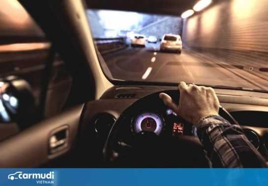 Những lưu ý khi lái xe vào ban đêm để đảm bảo an toàn