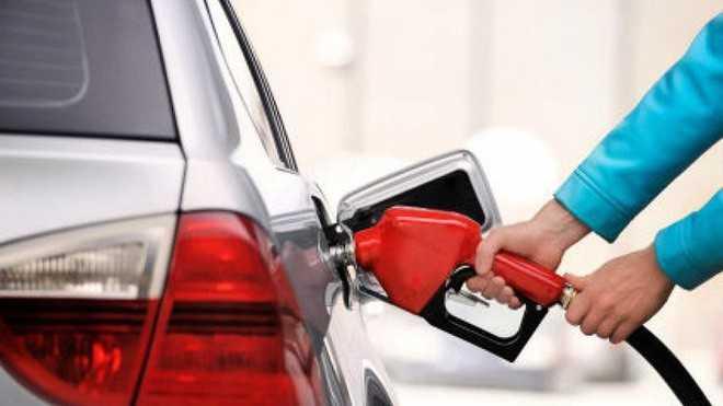 Nghía trạm xăng ruột của cánh taxi