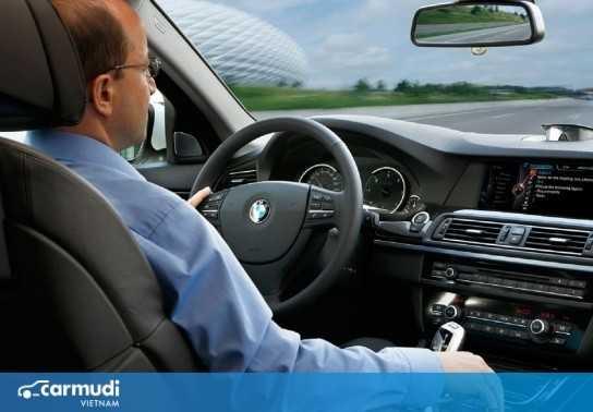 Mẹo đánh lái giúp lùi xe ô tô đúng cách và an toàn