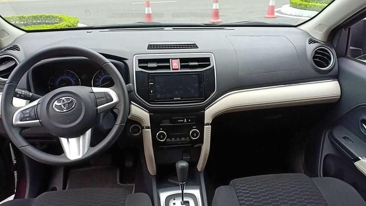 xe ô tô 7 chỗ toyota rush