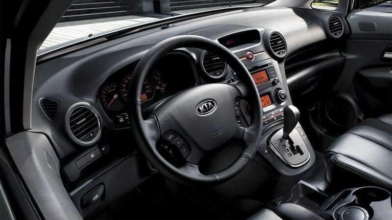 Nội thất của xe hơi 7 chỗ Kia Carens