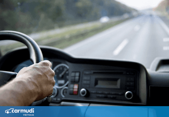 Khúc xạ ánh sáng khi lái xe: nguyên nhân, hậu quả và cách xử lý