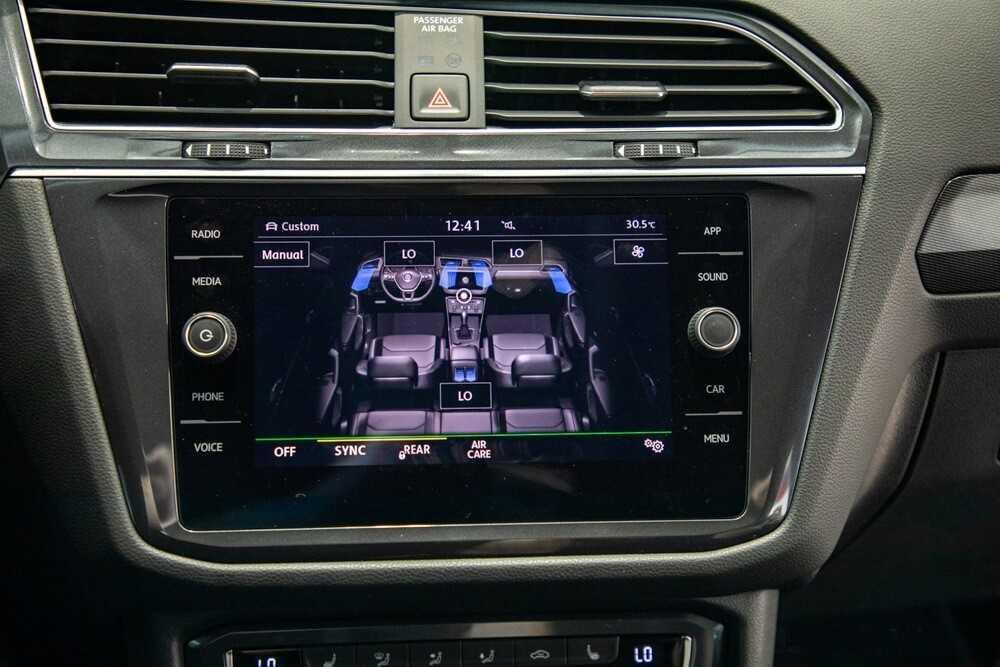 Nội thất Volkswagen Tiguan Elegance 2021