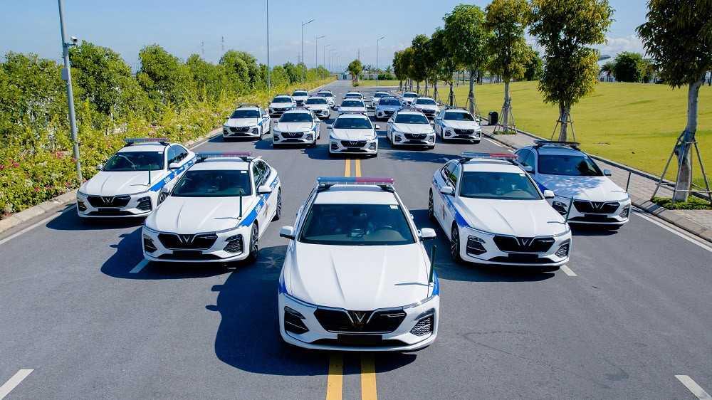  20 xe ô tô nhãn hiệu VinFast Lux A2.0 sẽ được Cục CSGT sử dụng trong thời gian tới. 