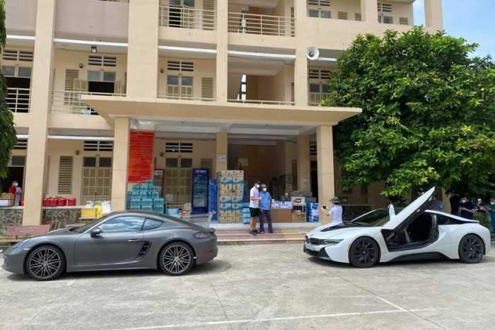 Nhóm thiện nguyện dùng xe sang hỗ trợ chống dịch