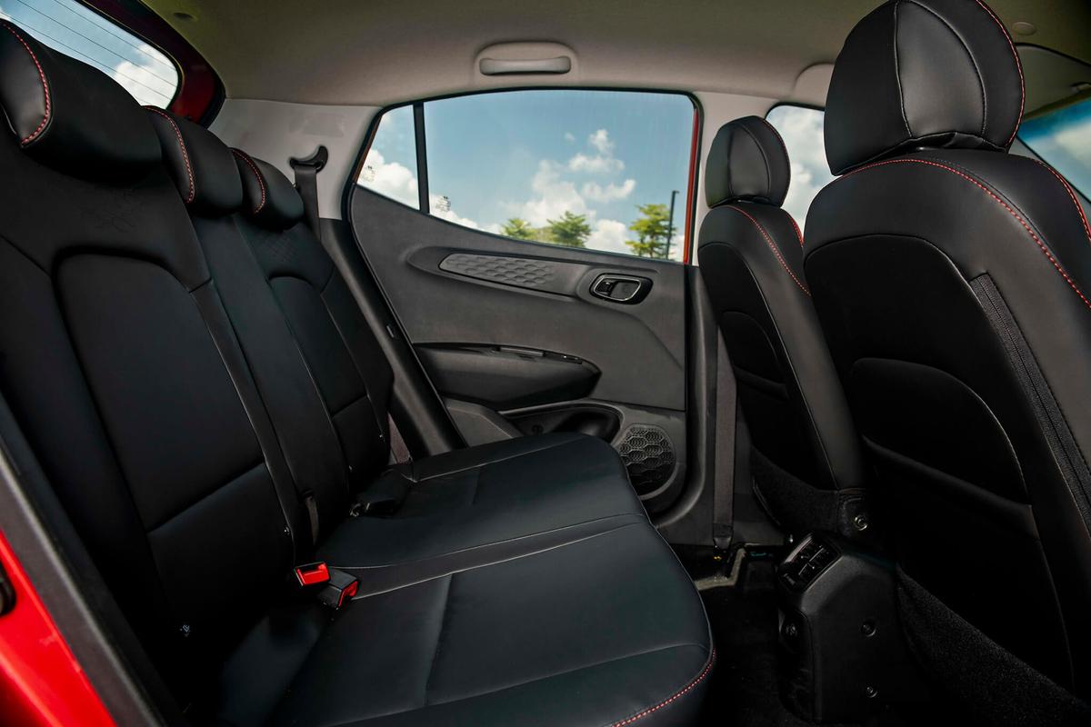 Hàng ghế sau Hyundai Grand i10 2021