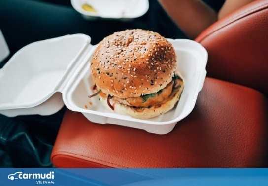 Đâu là những vật dụng cấm kỵ người dùng không nên đặt trên xe ô tô?