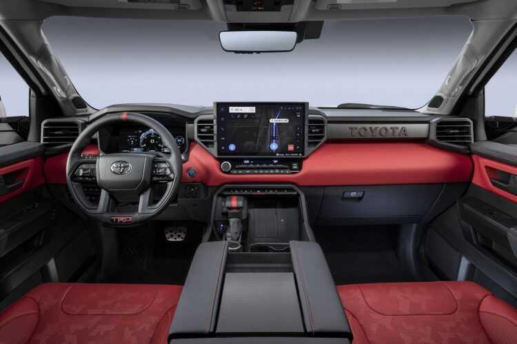 Khoang nội thất tr&ecirc;n Toyota Tundra 2022 phi&ecirc;n bản thường