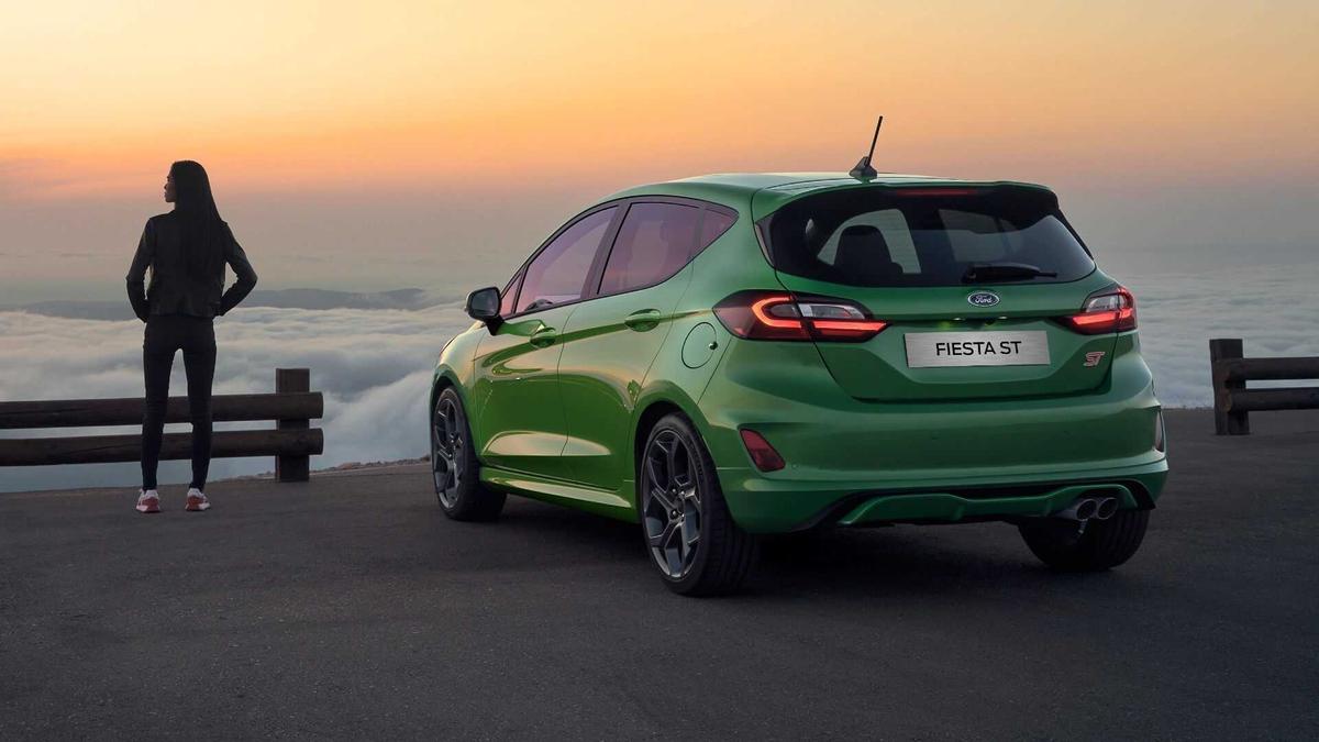 Mẫu xe Ford Fiesta 2022 với thiết kế hiện đại và ấn tượng