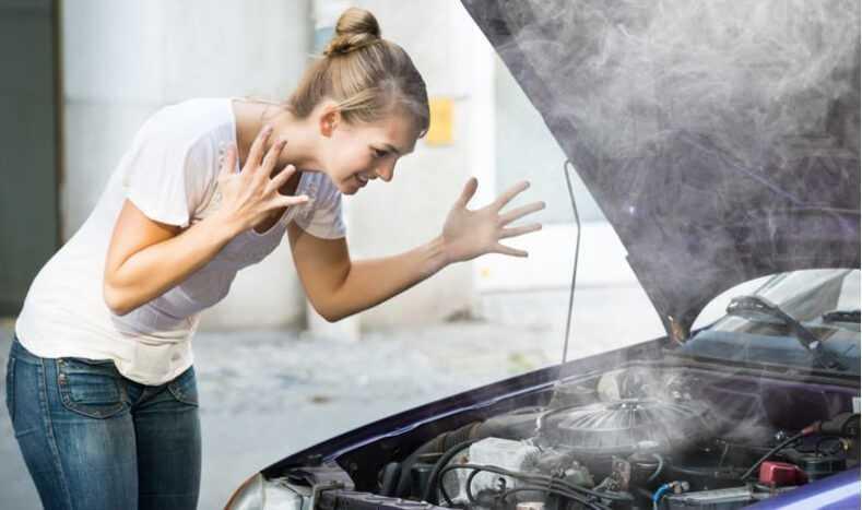 L&aacute;i xe khi động cơ qu&aacute; n&oacute;ng