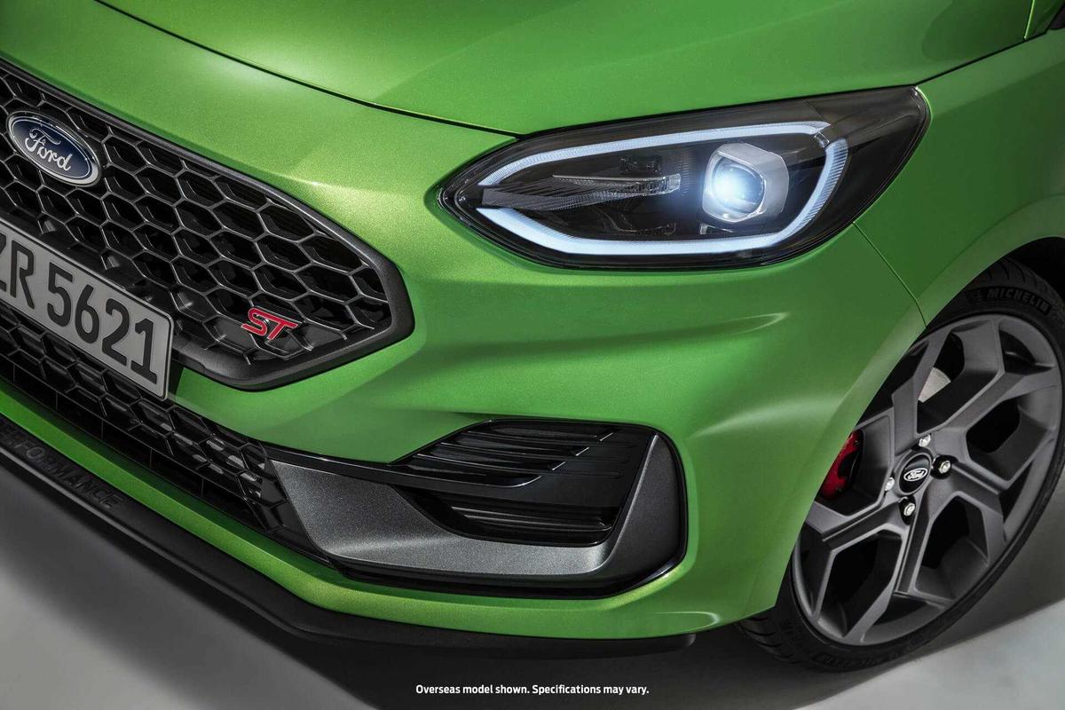 Đầu xe kiểu dáng thể thao