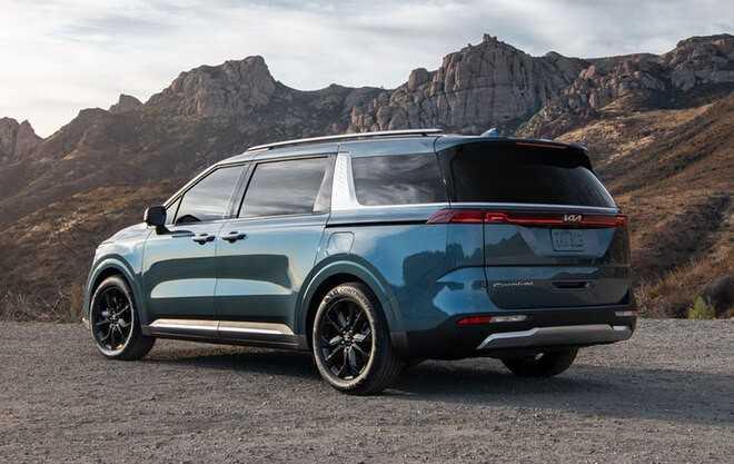 Đuôi xe Kia Carnival