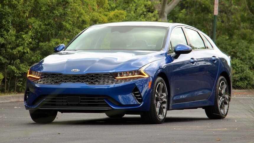 Kia K5 giá bán từ 869 triệu đến 1,029 tỷ đồng