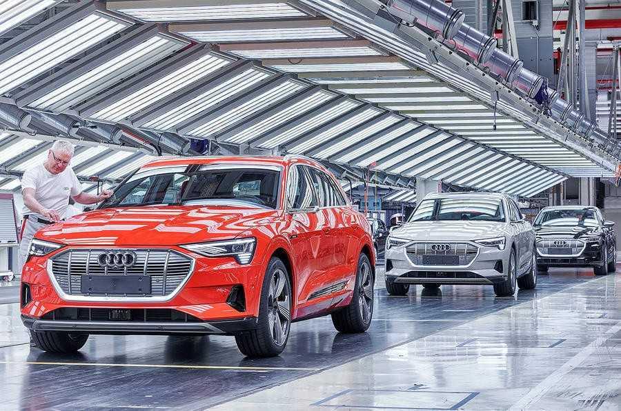 Nếu bạn đặt h&agrave;ng 1 chiếc Audi A3 ở thời điểm hiện tại, bạn sẽ phải đợi đến năm 2022 nhưng l&agrave; th&aacute;ng mấy th&igrave; h&atilde;ng n&agrave;y kh&ocirc;ng chắc chắn