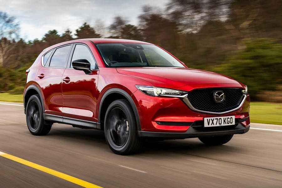 Một kh&aacute;ch h&agrave;ng ở Anh được đại l&yacute; Mazda hẹn nhận xe v&agrave;o th&aacute;ng 3 sang năm