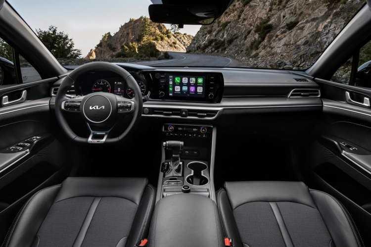 Kia K5 sử dụng động cơ 2.0L và 2.5L