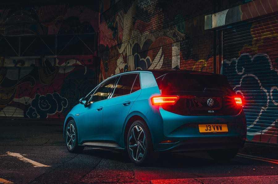 Xe điện v&agrave; hybrid c&oacute; thể được giao sớm hơn bởi c&aacute;c h&atilde;ng xe đang c&oacute; xu hướng đẩy mạnh sản xuất những mẫu xe n&agrave;y để h&uacute;t kh&aacute;ch h&agrave;ng