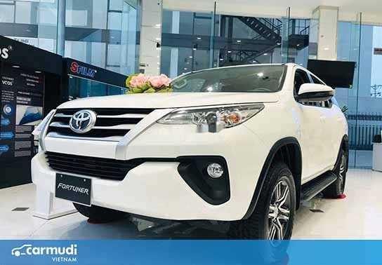 Đại lý ô tô tiếp tục cuộc đua giảm giá, cải thiện doanh số cuối năm