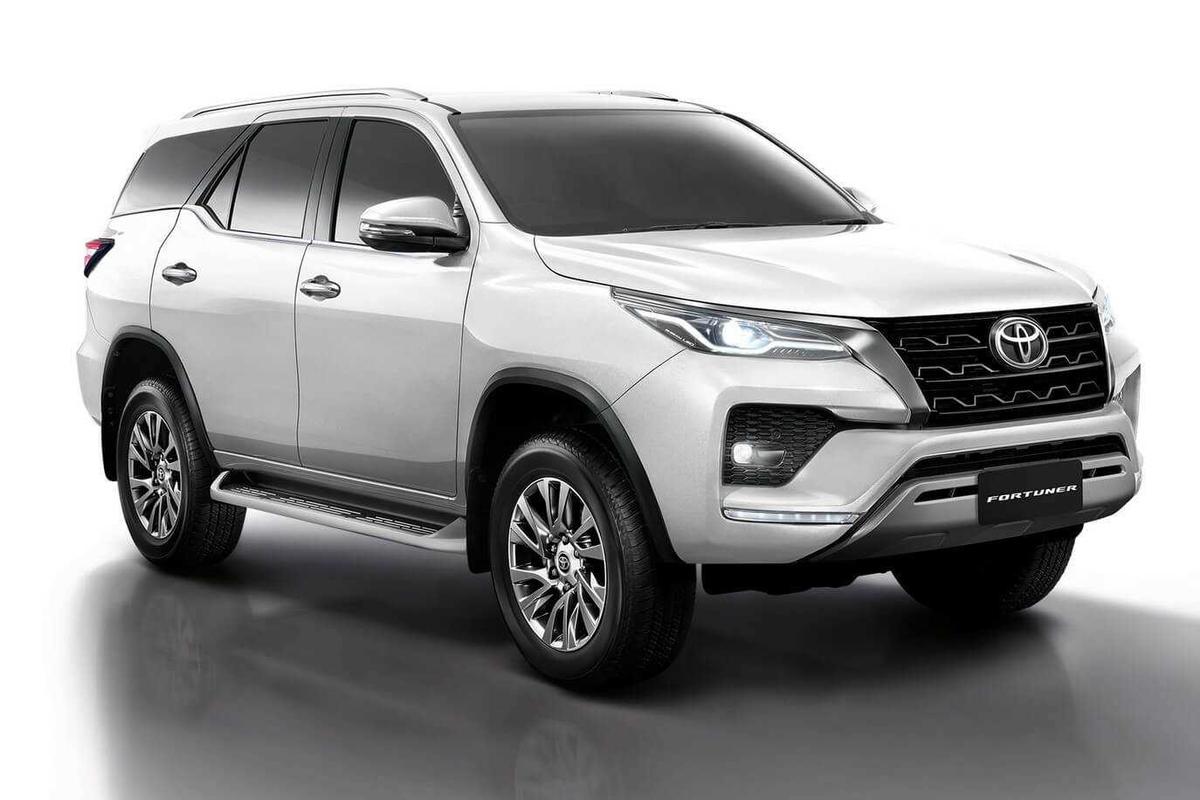 Toyota Fortuner giảm 55 triệu đồng