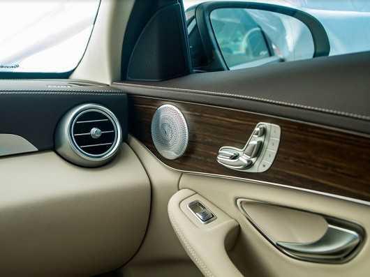 Hệ thống tiện nghi xe C 200