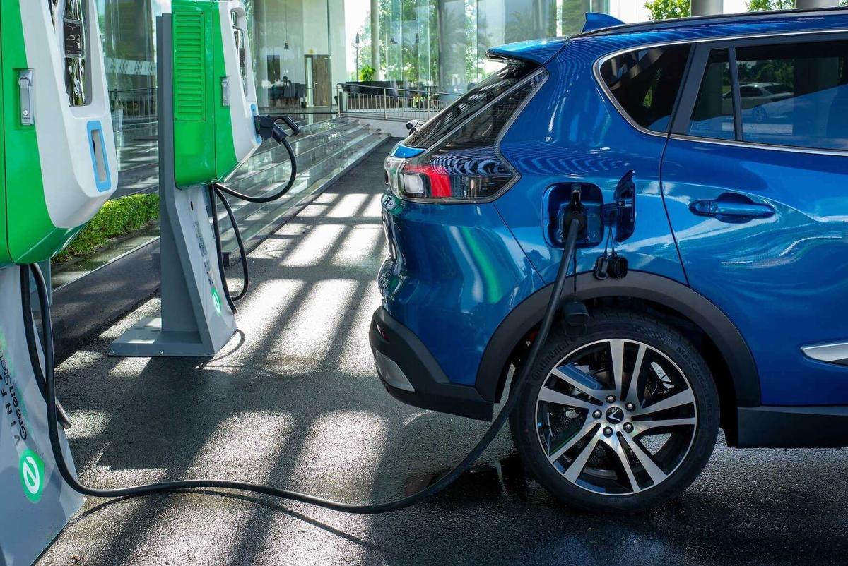 Sử dụng trạm sạc nhanh ảnh hưởng kh&ocirc;ng đ&aacute;ng kể đến độ bền của pin xe điện